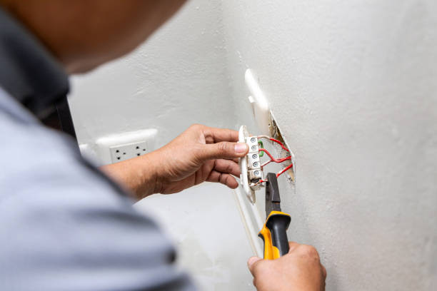 Best Licensed Electrician  in Fairfield Bay, AR